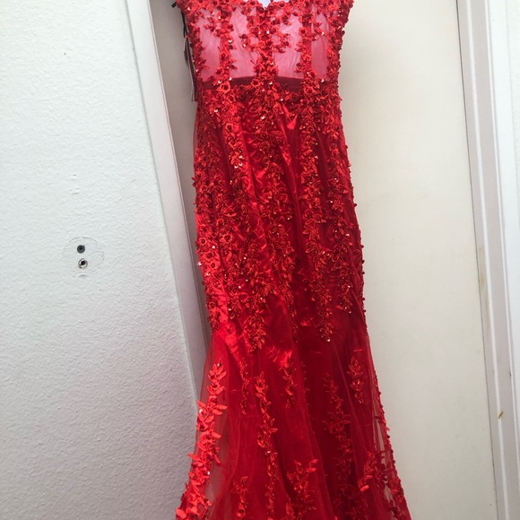 Mermaid evening red dress. Beads & appliqués. Vestido de fiesta de noche. - Picture 8 of 11